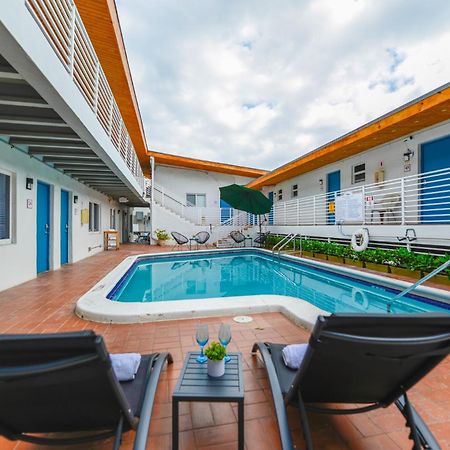Spacious Oceanfront Studio With Pool Access - M27 ハリウッド エクステリア 写真